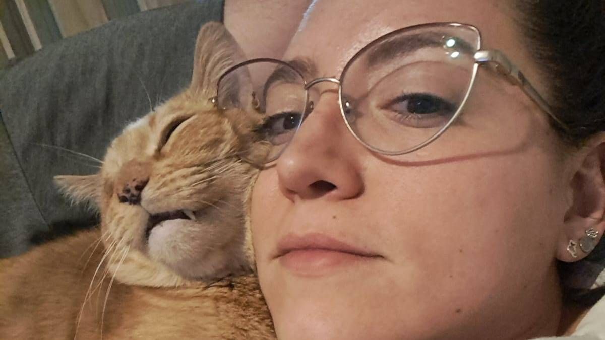 Pirata y Sofía. Ella es veterinaria y el gato fue su inseparable compañero. 