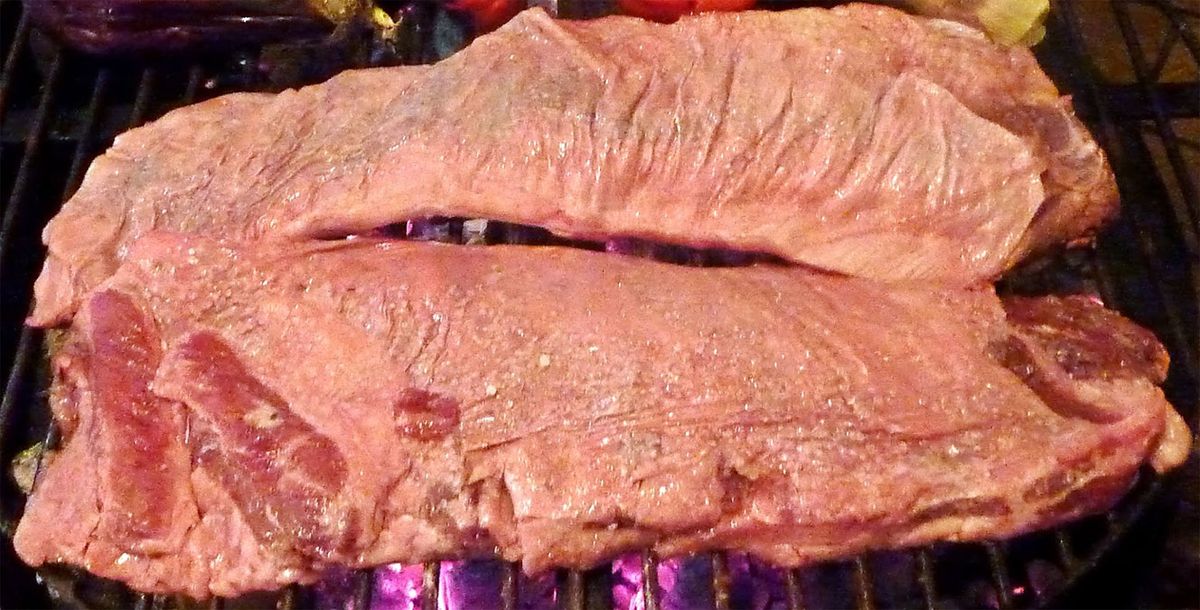 Entraña en el asado. Foto: gentileza Carnicería El Fabi. Entraña en el asado. Foto: gentileza Carnicería El Fabi.