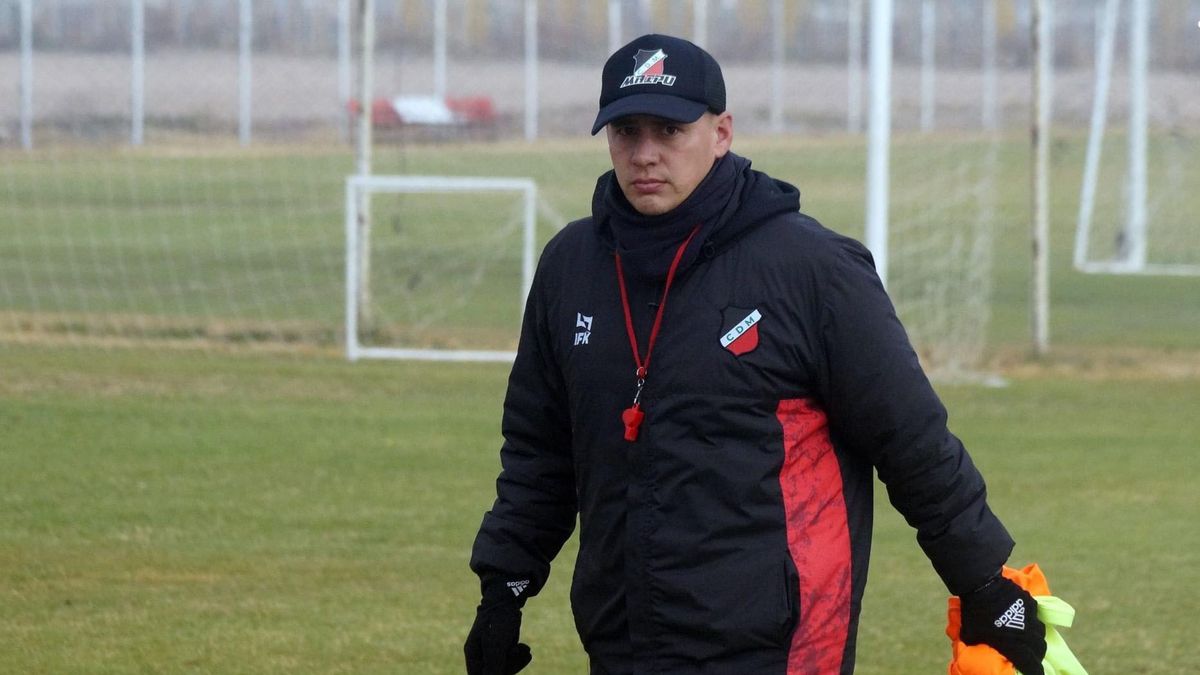 El entrenador del Deportivo Maipú Luis García está haciendo una gran campaña en la Primera Nacional.