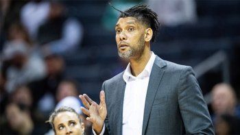 Tim Duncan tuvo su primer partido como DT de los Spurs
