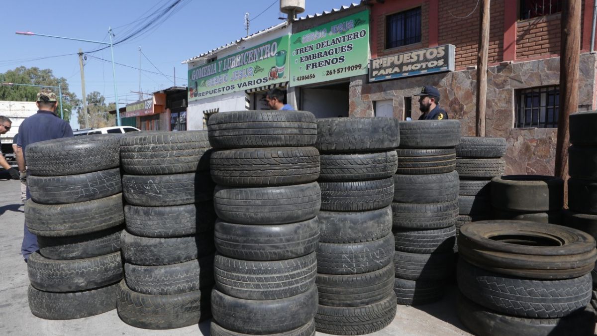A escasas cuadras una de otra, sobre calle San Vicente, se realizaron operativos policiales con resultados positivos.