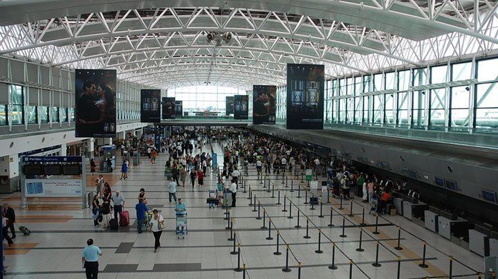 Los aeropuertos refuerzan los controles en todos los aeropuertos de Estados Unidos. Los aeropuertos refuerzan los controles en todos los aeropuertos de Estados Unidos.