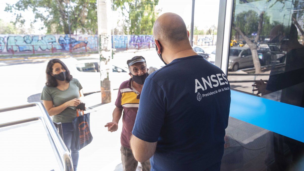 Beneficiarios de la AUH pueden cobrar 12.500 pesos extra en diciembre.&nbsp;