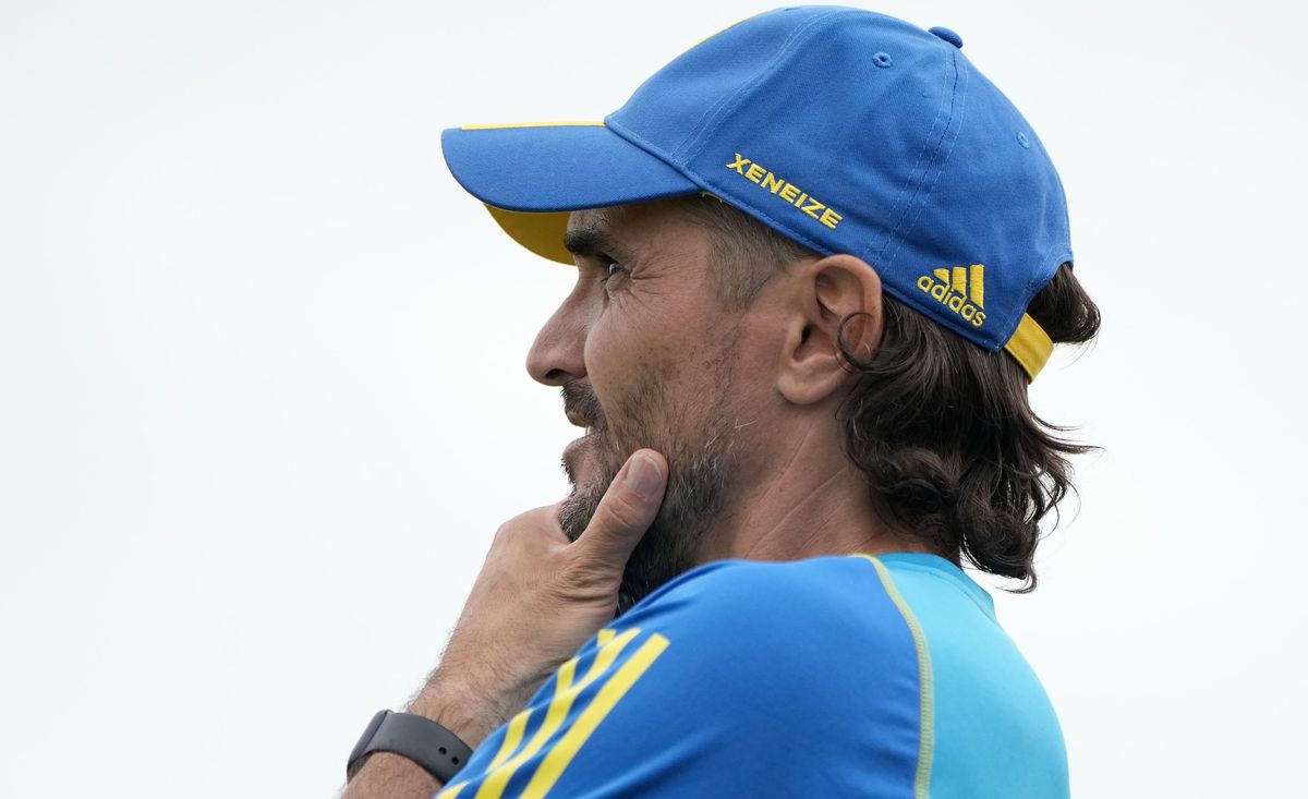 Diego Martínez ensayó variantes antes del viaje a Salta