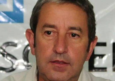 Julio Cobos no va al funeral, y para la multitud que despide a Néstor es el enemigo número uno