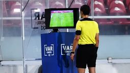 La Copa Sudamericana ya comenzó a mostrar los cambios en el sistema VAR implementados por la Conmebol.