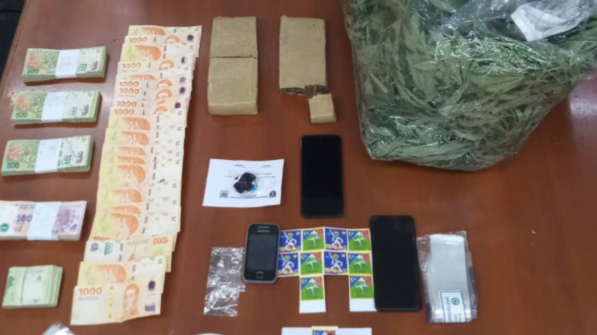 Los allanamientos se realizaron en el barrio Los Parrales de Las Heras. Los allanamientos se realizaron en el barrio Los Parrales de Las Heras.