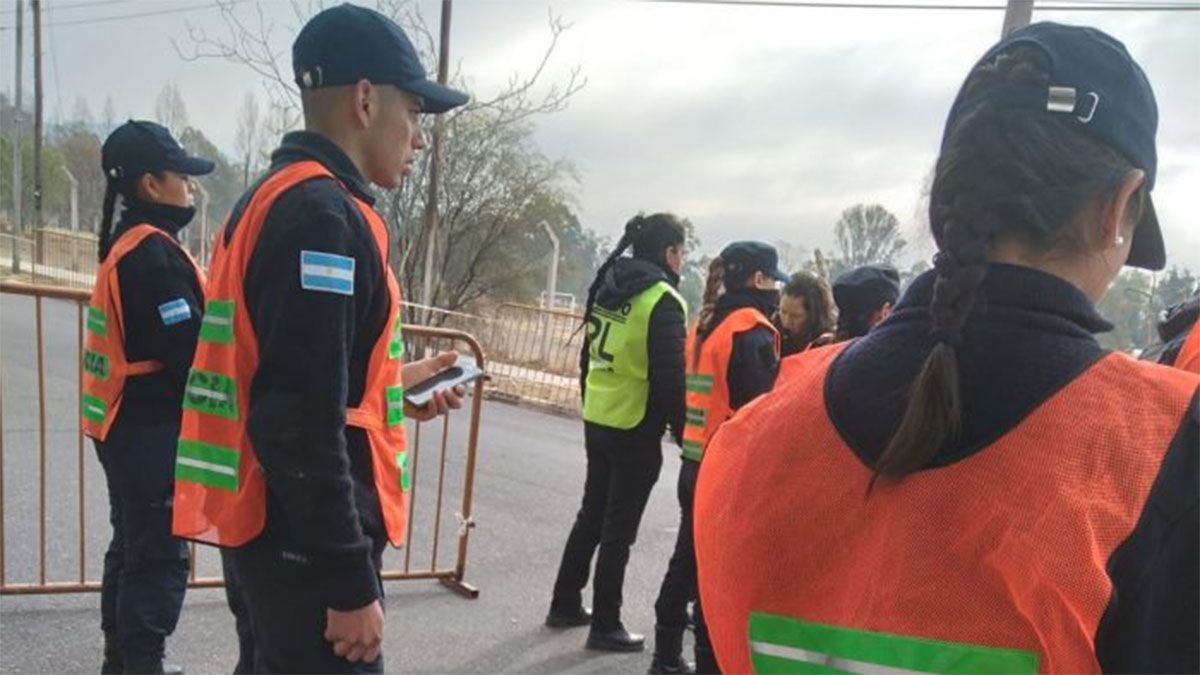 El personal policial abocado al clásico Gimnasia- Independiente en el estadio y en el exterior será de alrededor de 400 uniformados.