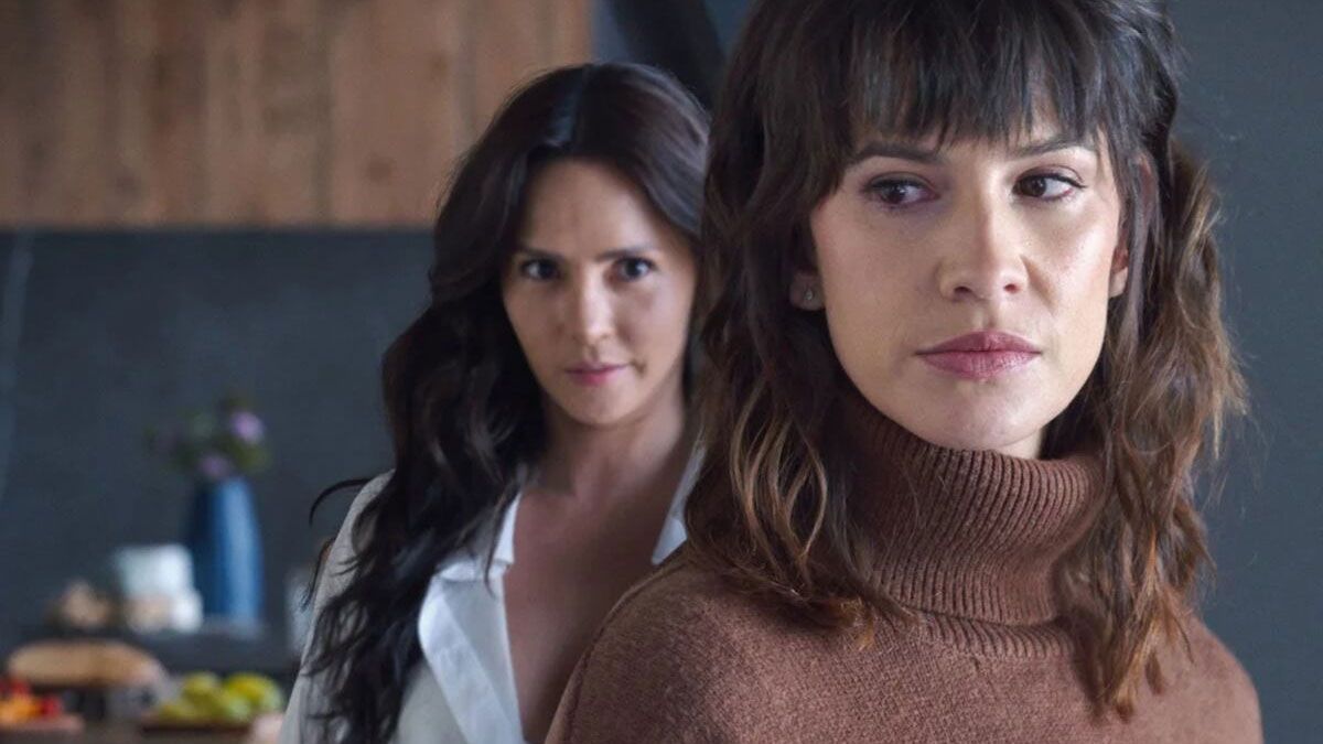 La serie de Netflix cuenta con un elenco brillante, de éxito mundial. La serie de Netflix cuenta con un elenco brillante, de éxito mundial.