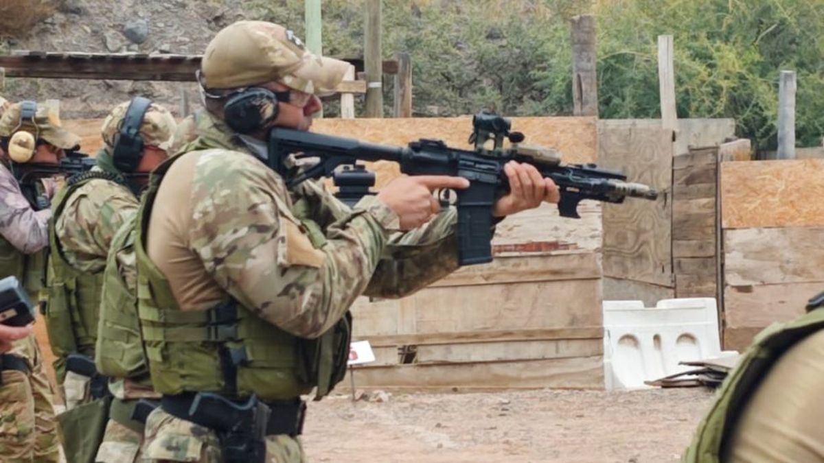 Las prácticas del grupo especial de la Policía capacitado por el FBI.