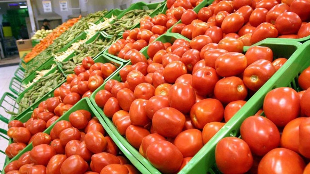 Aseguran que el precio del tomate bajó el 50%.