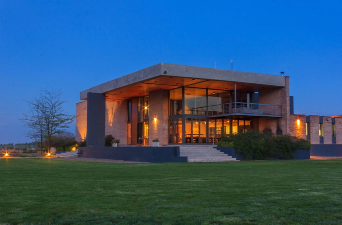 Bodega Penedo Borges, una de las locaciones en las que se filmará la película. Bodega Penedo Borges, una de las locaciones en las que se filmará la película.