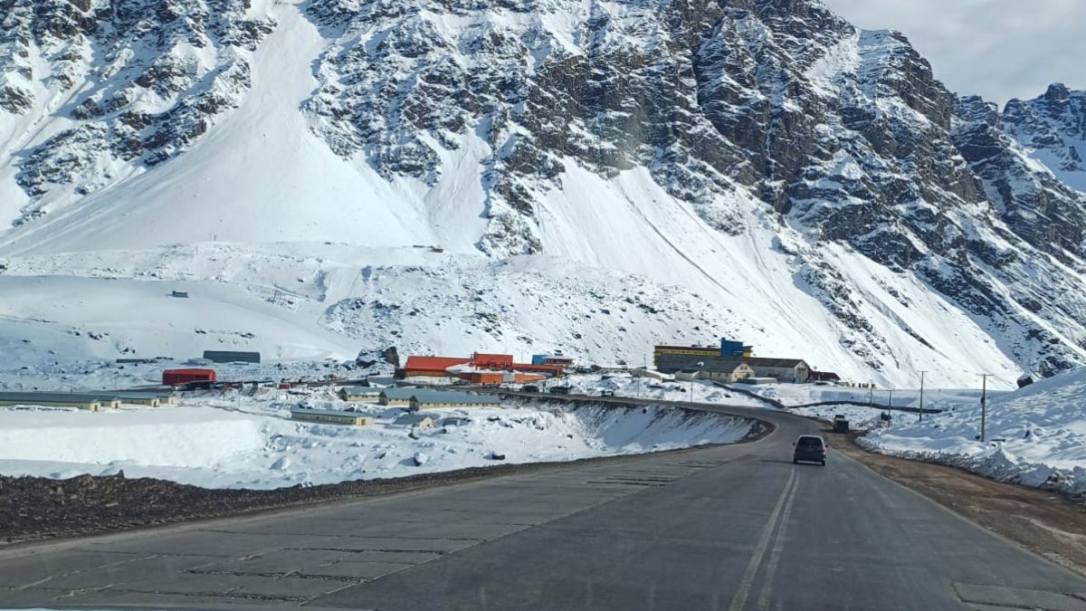 Este sábado, 1.724 argentinos cruzaron a Chile, la mitad en comparación con la cifra registrada el viernes. Este sábado, 1.724 argentinos cruzaron a Chile, la mitad en comparación con la cifra registrada el viernes.