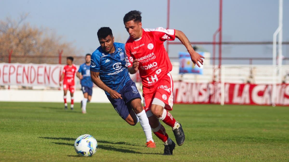 Matías Navarro será titular en el Globo ante Juventud Unida. Matías Navarro será titular en el Globo ante Juventud Unida.