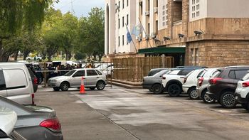 Como el de las hamburguesas, pero con vacunas: Mendoza prueba el AutoVac para vacunarse sin bajar del auto