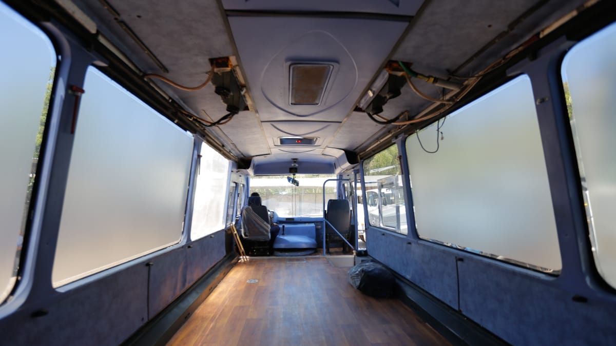 Para su equipamiento y adecuado funcionamiento la UMO fue desmantelada completamente y reformada en su totalidad, a fin de funcionar como una clínica móvil que no sólo brindará atención diagnostica sino también tratamiento en territorio. Para su equipamiento y adecuado funcionamiento la UMO fue desmantelada completamente y reformada en su totalidad, a fin de funcionar como una clínica móvil que no sólo brindará atención diagnostica sino también tratamiento en territorio.