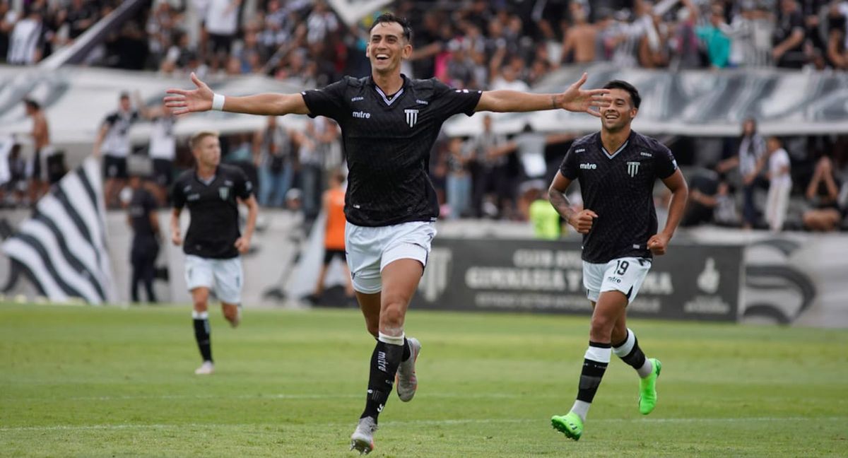 El delantero Bruno Nasta estará en la delantera del Lobo.