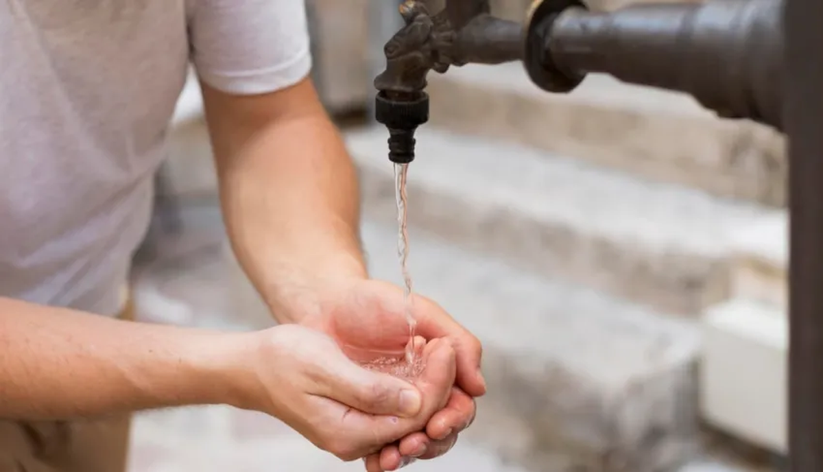 Las muestras de agua pueden entregarse en Iguazú 341 entre las 8 y 18 h. Las muestras de agua pueden entregarse en Iguazú 341 entre las 8 y 18 h.