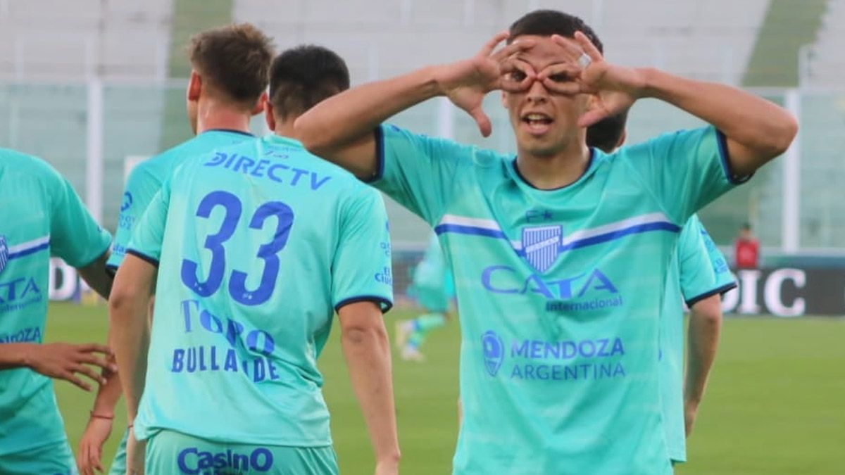 Bielsa habló del gran comienzo de Diego Flores en Godoy Cruz