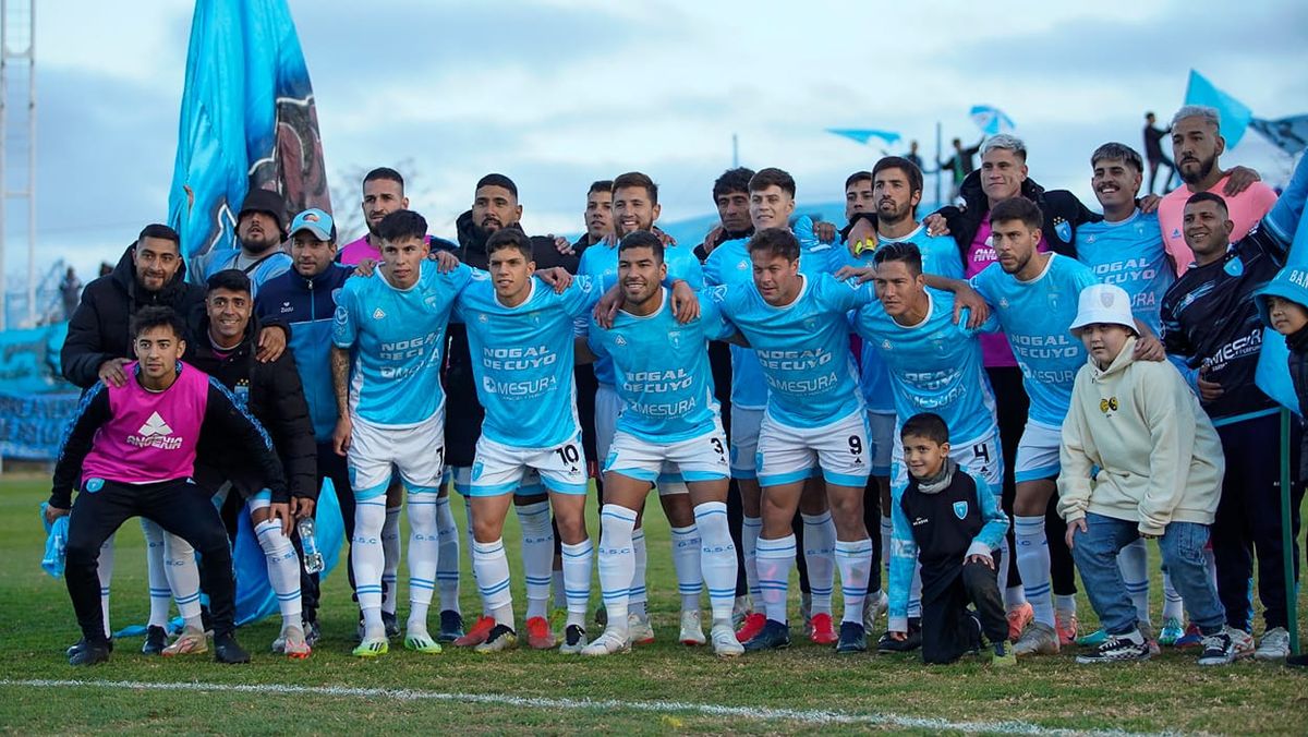 El sorprendente Gutiérrez Sport Club se ilusiona con el ascenso. El sorprendente Gutiérrez Sport Club se ilusiona con el ascenso.