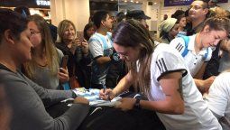 Emotivo recibimiento para las chicas tras su histórica actuación en el Mundial de Francia