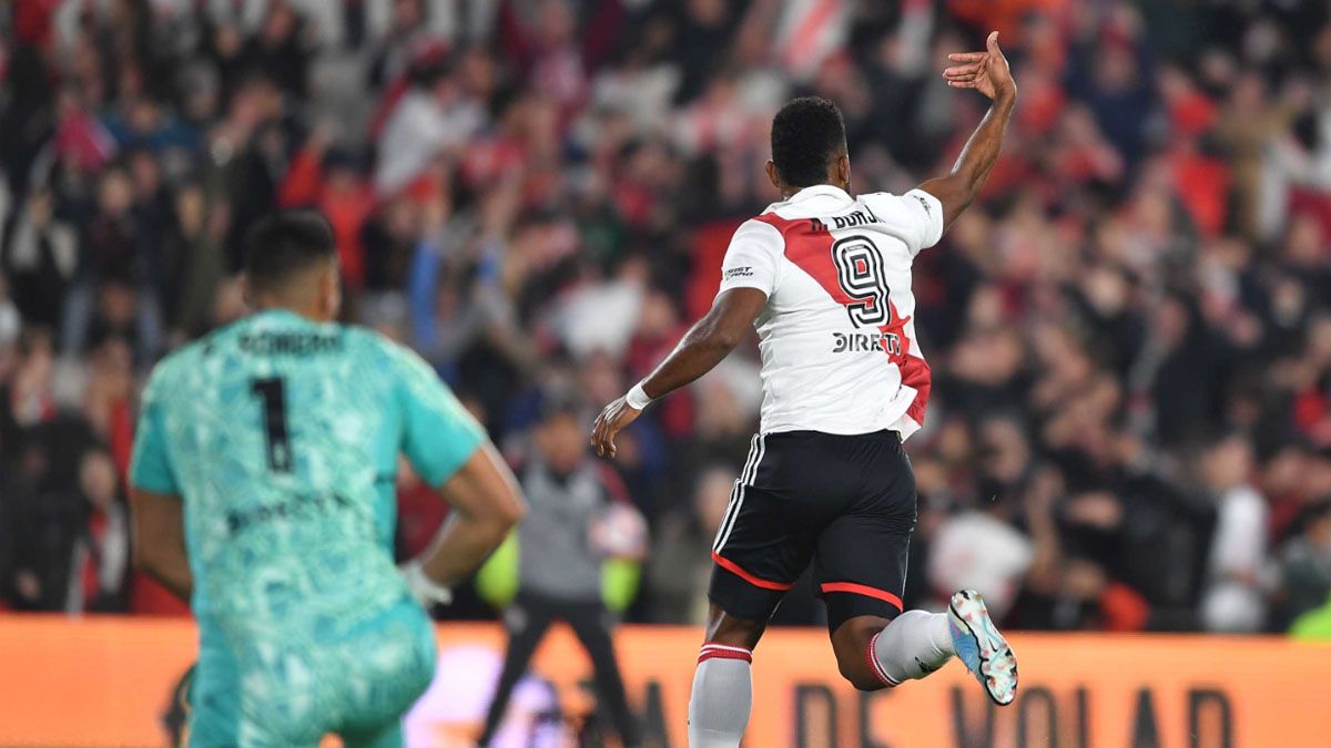 Borja convirtió el polémico penal para River ante Boca