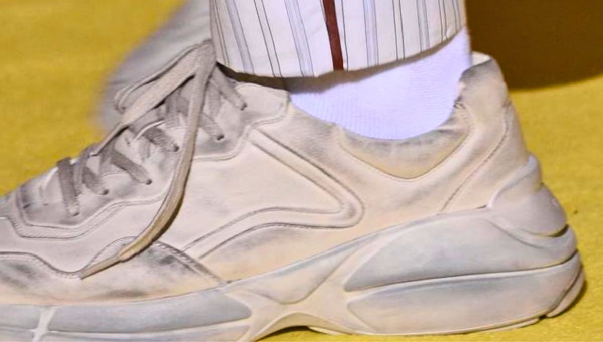 El truco que devuelve el blanco a la suela de tus zapatillas sucias: rápido y efectivo