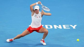 El anfitrión de la United Cup quedó fuera de semifinales al caer frente a Polonia El anfitrión de la United Cup quedó fuera de semifinales al caer frente a Polonia