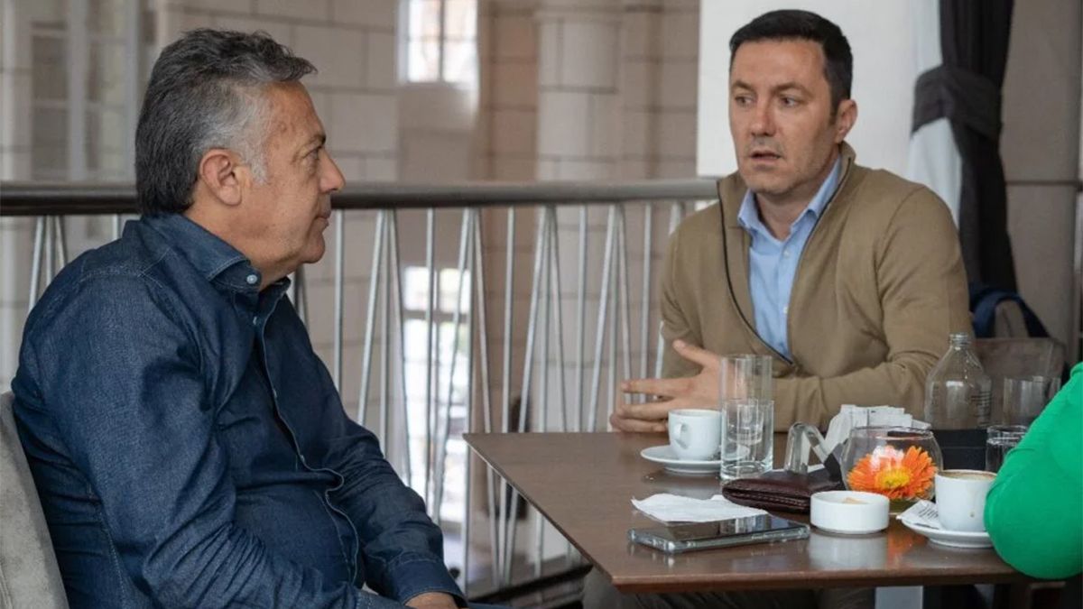 En retribución de lo que aportó Luis Petri en la campaña, Alfredo Cornejo le podría dar a algún dirigente del espacio del sanmartiniano un espacio en su equipo. En retribución de lo que aportó Luis Petri en la campaña, Alfredo Cornejo le podría dar a algún dirigente del espacio del sanmartiniano un espacio en su equipo.