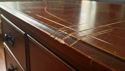 Antes de usar esta mezcla, realiza una pequeña prueba en el mueble. Antes de usar esta mezcla, realiza una pequeña prueba en el mueble.