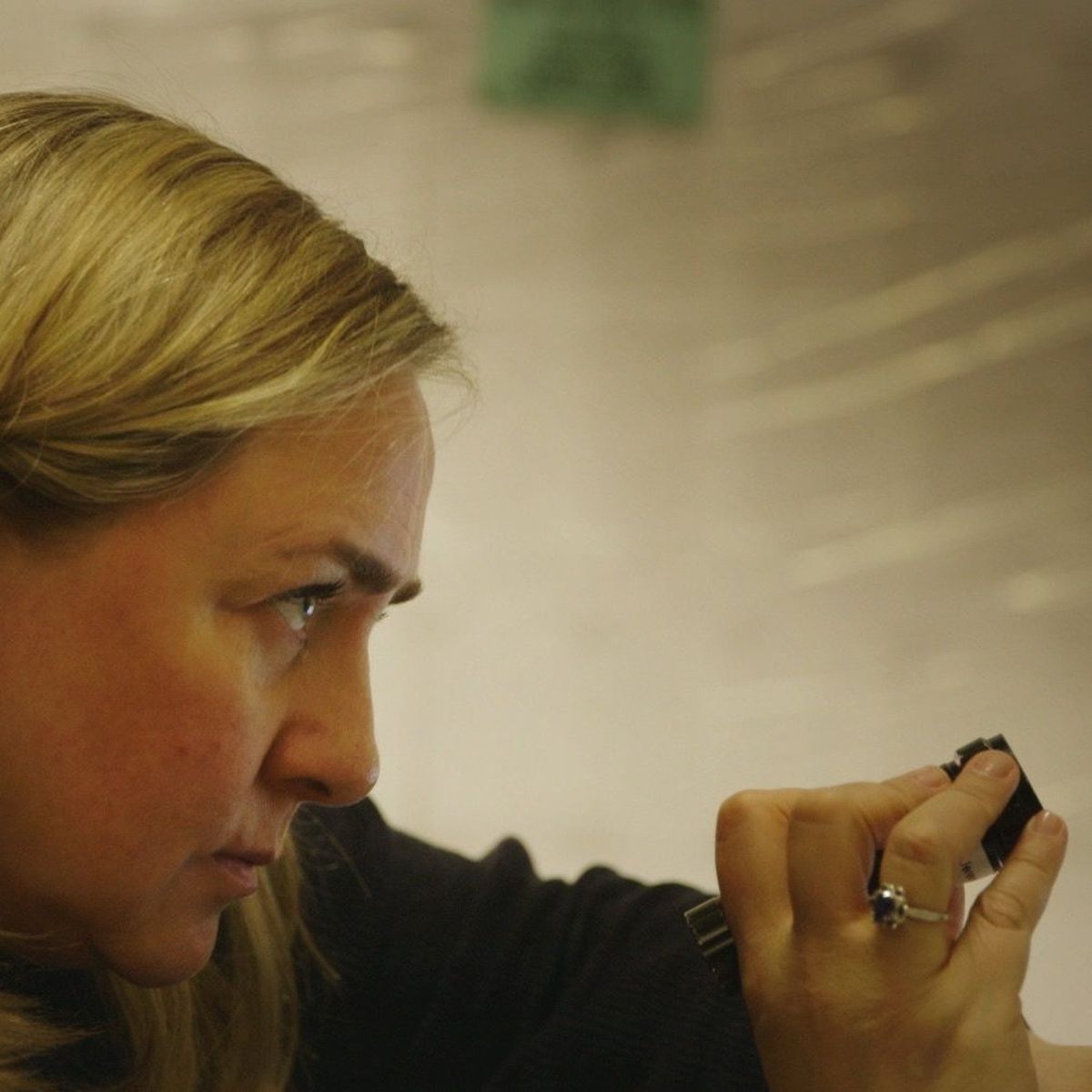 Maureen Downey se dedica a detectar falsificaciones de vinos.