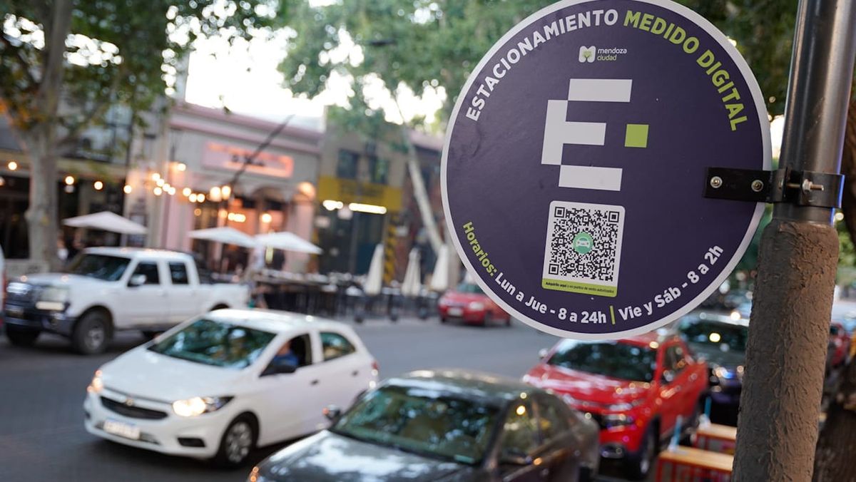 El estacionamiento medido digital en Capital sigue sumando calles.