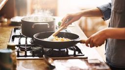 Respira hondo con estos trucos caseros para eliminar el olor a fritura de la cocina y el hogar