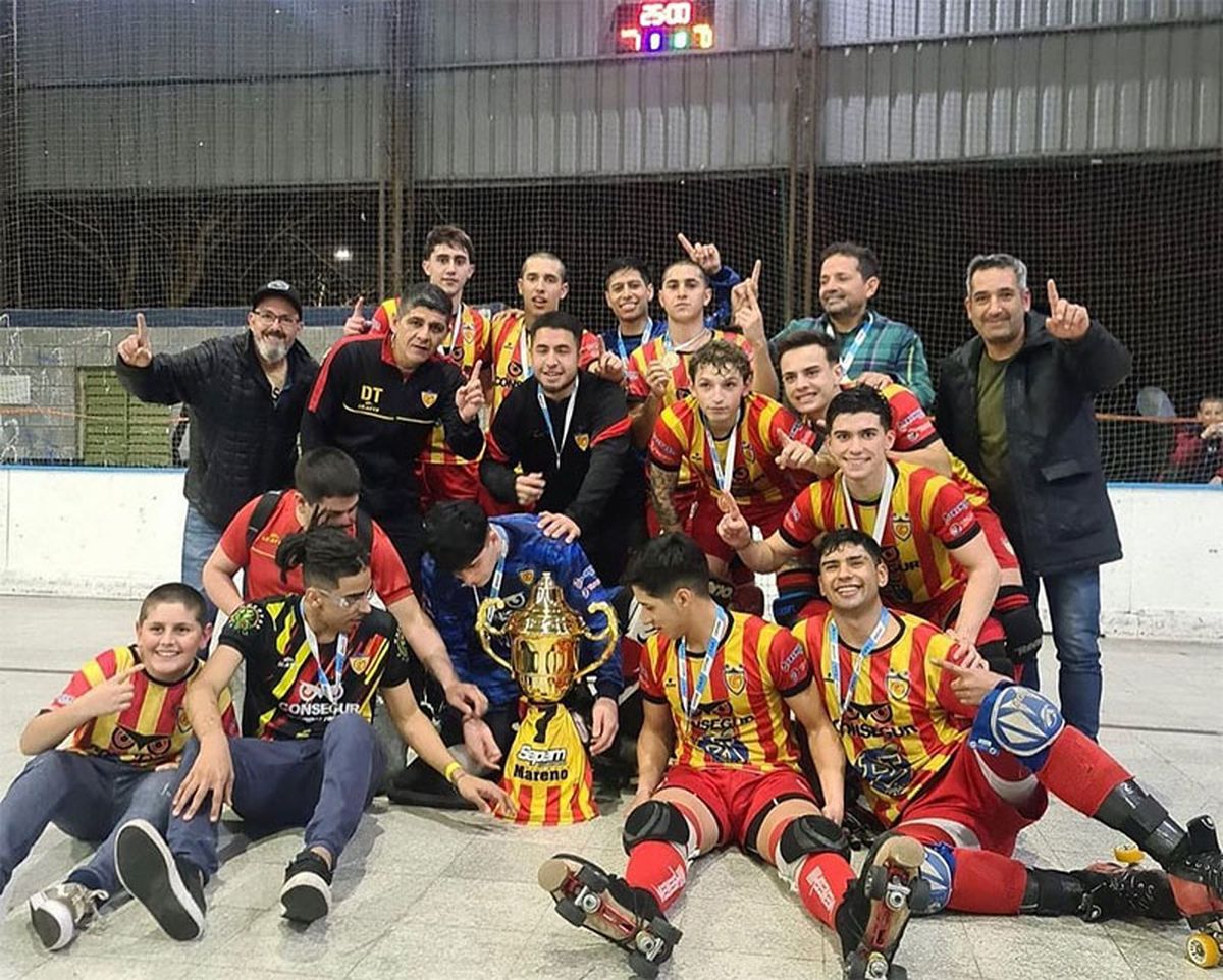 Este es el equipo de Leonardo Murialdo que se consagró campeón argentino junior de hockey sobre patines.