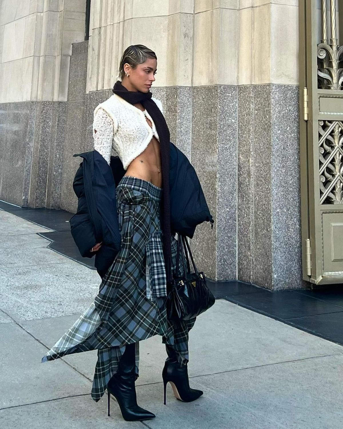 Así luce Tini Stoessel las ultra transparencias tendencia: tejidas, sin bustier y más. Así luce Tini Stoessel las ultra transparencias tendencia: tejidas, sin bustier y más.