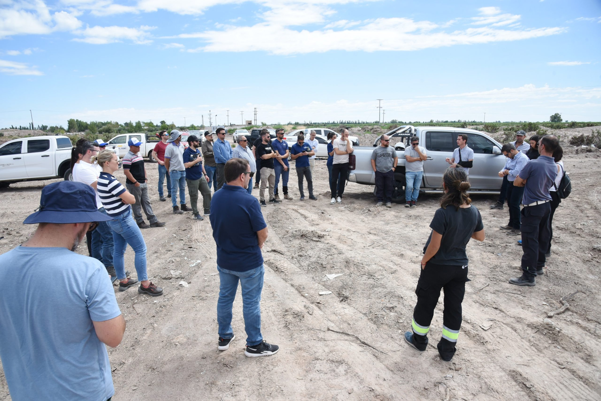 Representantes de 18 empresas interesadas en ejecutar el proyecto recorrieron este jueves el predio de 10 hect&aacute;reas donde Guaymall&eacute;n tendr&aacute; su futuro parque solar