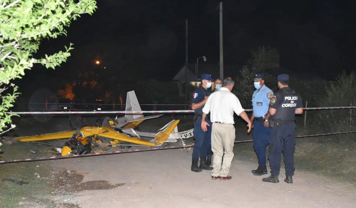 Hacía piruetas, se precipitó y aplastó a una mamá con su nena: ¡se salvaron de 