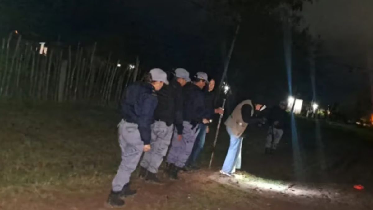 Dos hombres discutieron por un cigarrillo y en medio de la pelea, uno sacó un cuchillo y asesinó a un joven a puñaladas. Luego fue detenido Dos hombres discutieron por un cigarrillo y en medio de la pelea, uno sacó un cuchillo y asesinó a un joven a puñaladas. Luego fue detenido