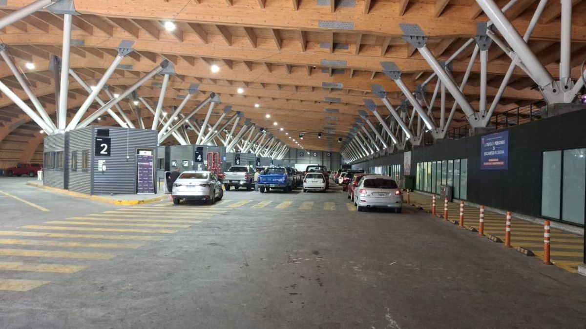 Este primero de enero, hubo apenas una hora de demora en el complejo Los Libertadores, frente a las 12 horas de espera del fin de semana pasado. Foto: Osvaldo Valle