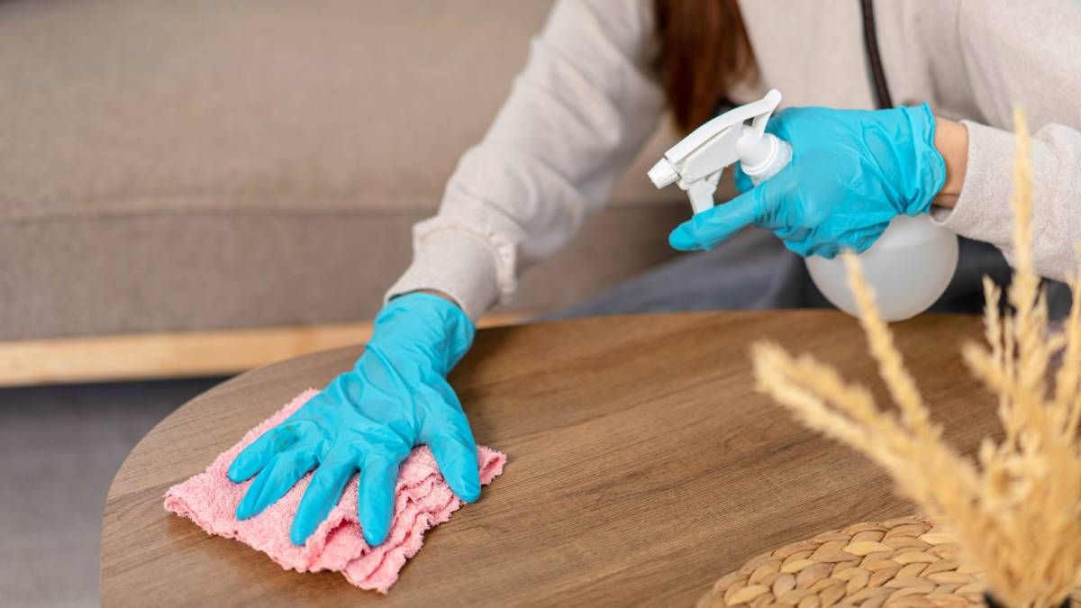 Deja reluciente y brillantes los muebles y puertas de madera con solo 2 ingredientes