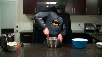 Lo conoció por Tinder y en la primera cita él estuvo disfrazado de Batman