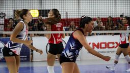 Las chicas del Club Mendoza de Regatas no pudieron con la experiencia de Universitario de Córdoba y perdieron en su segunda presentación en la Liga Nacional Femenina de Vóley.