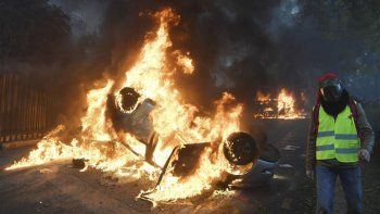 París en llamas: 80 heridos y 183 detenidos