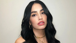 Ultra XXS y neón, Lali Espósito se la juega con su bikini más audaz