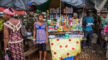 Por el virus del Ébola, Sierra Leona se 