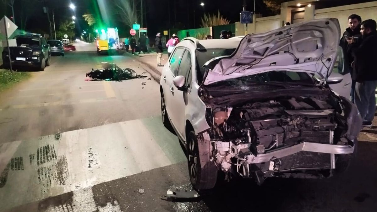 Así quedó el auto luego del accidente de tránsito en Luján de Cuyo.