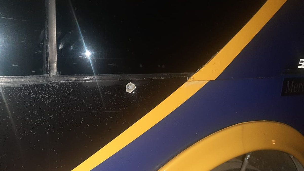 Los daños por los disparos fueron en cristales y carrocería.