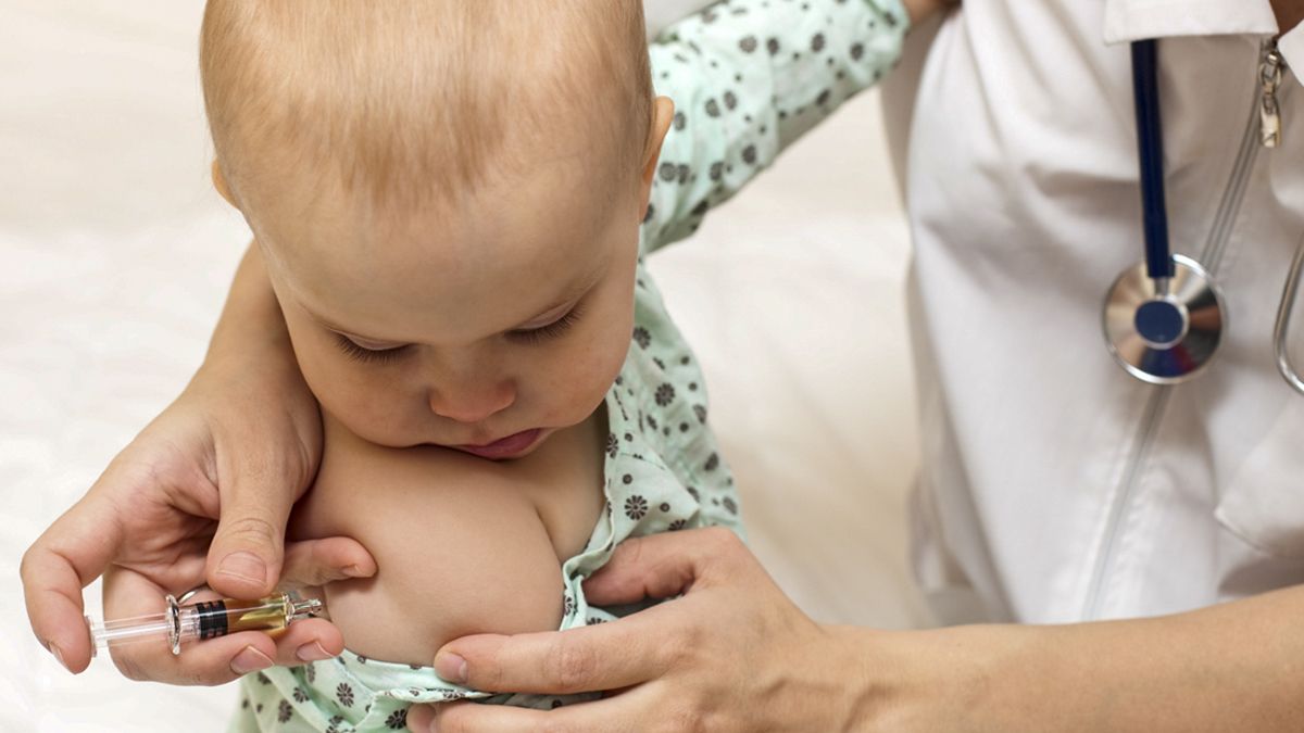 Se busca que se reduzca el tiempo de exposición de los niños al virus del sarampión y la rubeóla.