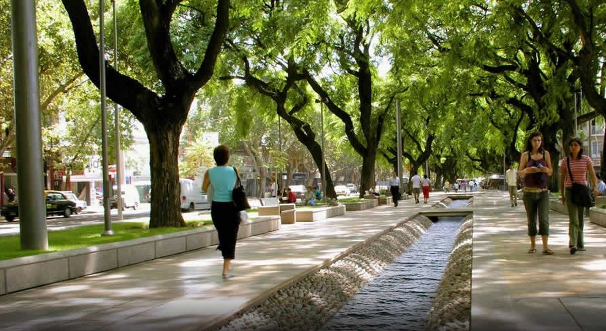 Con esta iniciativa arquitectónica pretenden refuncionalizar, entre otros sitios, el Paseo Alameda de la Ciudad de Mendoza. Con esta iniciativa arquitectónica pretenden refuncionalizar, entre otros sitios, el Paseo Alameda de la Ciudad de Mendoza.