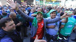 Camioneros cerró una paritaria de 26